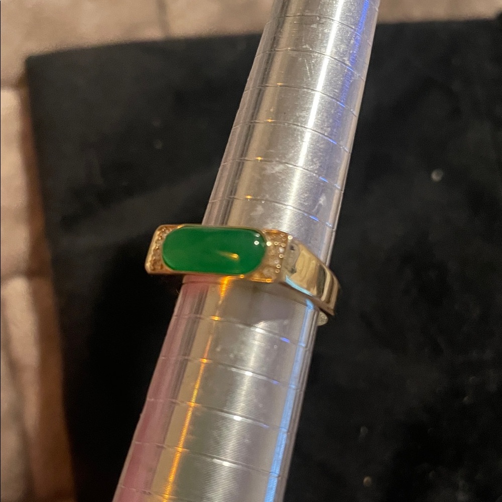 Jadeite Green and Yellow Gold Ring